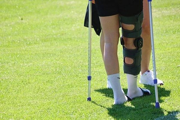 10 Exercices de Rééducation pour Retrouver la Mobilité de votre Genou après une Blessure